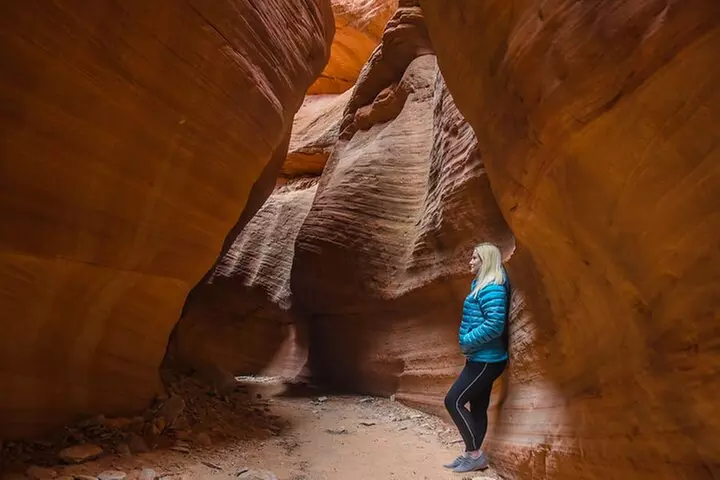 Peekaboo Slot Canyon 4WD Tour