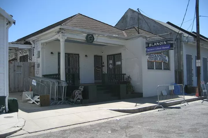 Walking the Tremé: A Self-guided Audio Tour of New Orleans