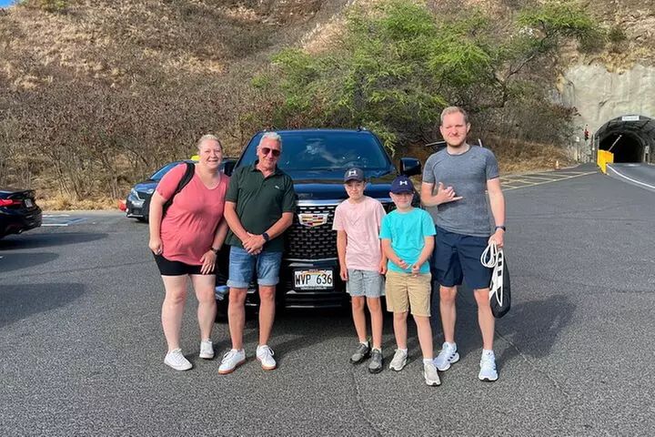 One-Way VIP Transfer: Honolulu Airport, Waikiki, Cruise Port