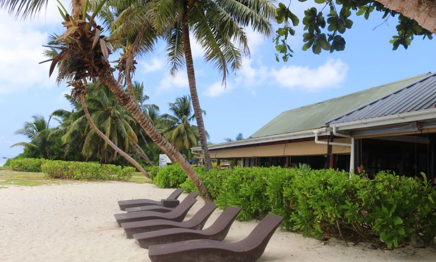 Image 4: ✈ SEYCHELLES | Ile de Praslin - Hotel Villas de Mer 3* - Bord de mer