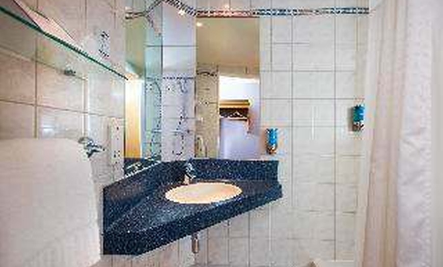 Image 26: ✈ WIELKA BRYTANIA | Londyn - Holiday Inn Express London - Wandswort...