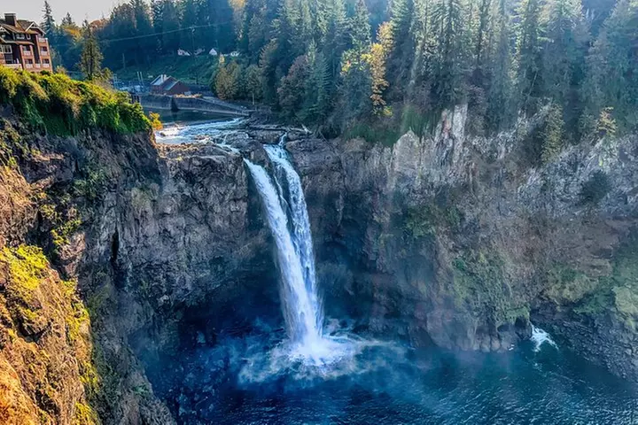Private Tour of Snoqualmie Falls and Woodinville Wine Tasting - Second Medium