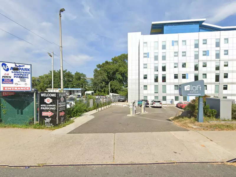 Parking at Parking Systems - Aloft LGA
