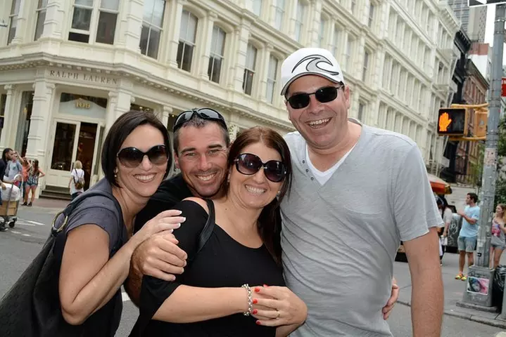 Private Tour of Brooklyn Bridge and neighborhoods with PhotoShoot