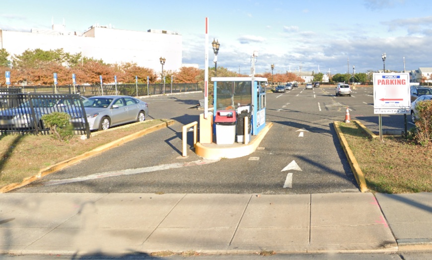 Image 3: Parking at 1801 Baltic Ave. Lot