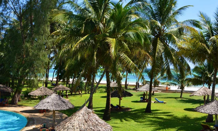 Image 6: ✈ KENYA | Diani Beach - Neptune Palm Beach Boutique Resort & Spa - ...