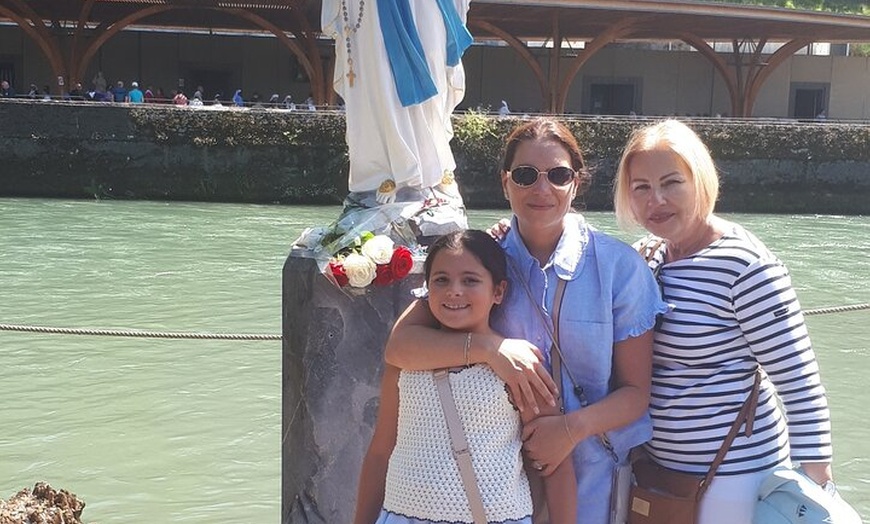 Image 4: Visite guidée privée des points forts de Lourdes adaptée aux enfant...