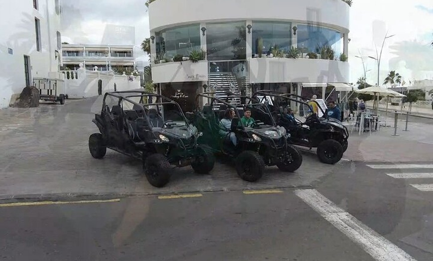 Image 8: Paseo guiado por carretera en buggy por el volcán en Lanzarote