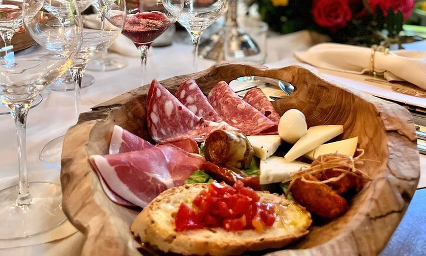 Image 8: Cena con bistecca alla Fiorentina e degustazione