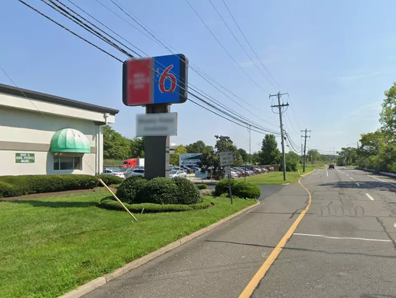 Parking at Motel 6 Lester - Philadelphia Airport Lot PHL - Primary Image