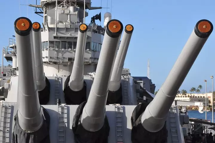 Stars and Stripes Tour: Pearl Harbor and Battleship Missouri