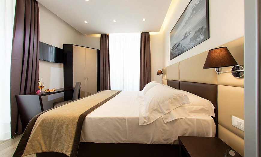 Image 2: ✈ ITALIE | Naples - Hotel Palazzo Argenta 3* - City break