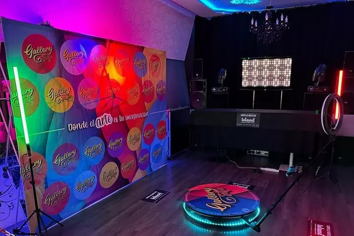 Ticket/Parque Foto-Temático y Actividad Virtual en Vigo