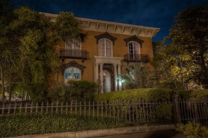 The Grave Tales Ghost Tour in Savannah