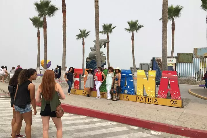 Puerto Nuevo Lobster, Margaritas and Mariachi Private Tour