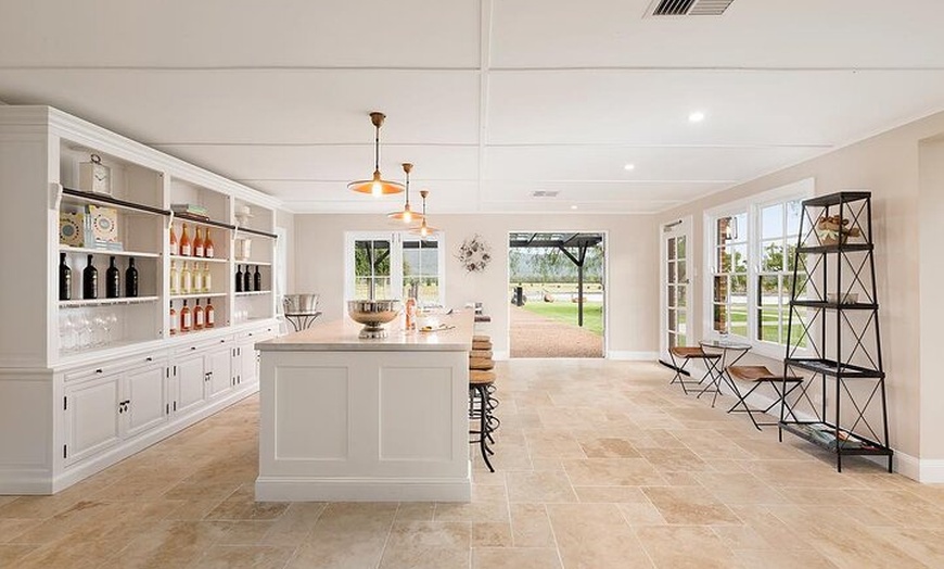 Image 4: Sydney to Hunter Valley Wine Tour | Gin, Lunch, Chocolatier Visit