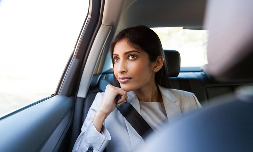 Image 9: Transfer To or From London Heathrow Airport to Bath