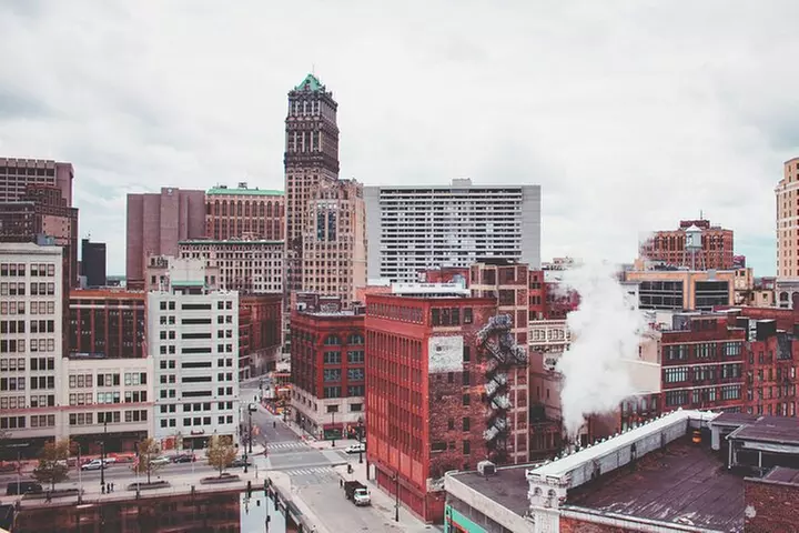 Self-Guided Scavenger Hunt: Detroit Roll Through Motor City
