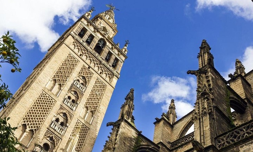 Image 7: Catedral de Sevilla, Giralda y Plaza de Toros Real Maestranza