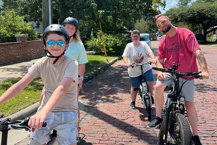 2-Hr, 45 Min Tour de Wilmington E-Bike Tour/Sightseeing/History