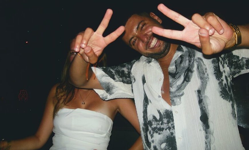 Image 50: OG Barcelona Night Adventure — 3 bares, 3 chupitos y entrada VIP al...