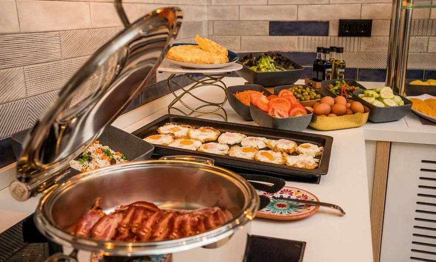 Image 42: ✈ SPANIEN | Barcelona - Leonardo Royal Hotel Barcelona Fira 4*, 2 N...