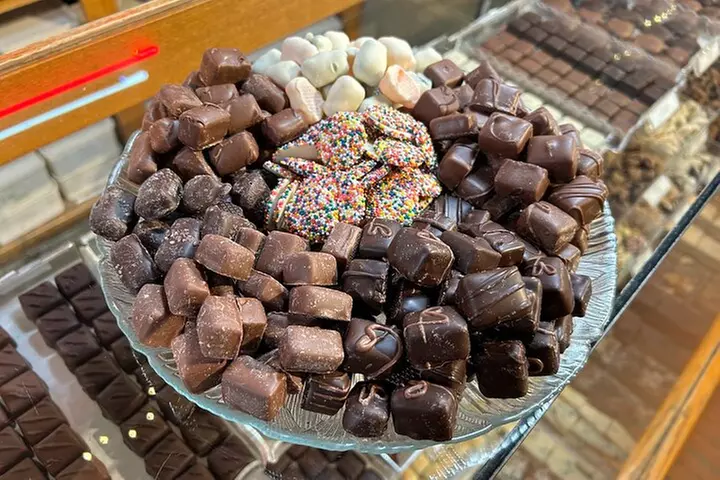 Anchorage City Tour, w/Choc Factory Samplings