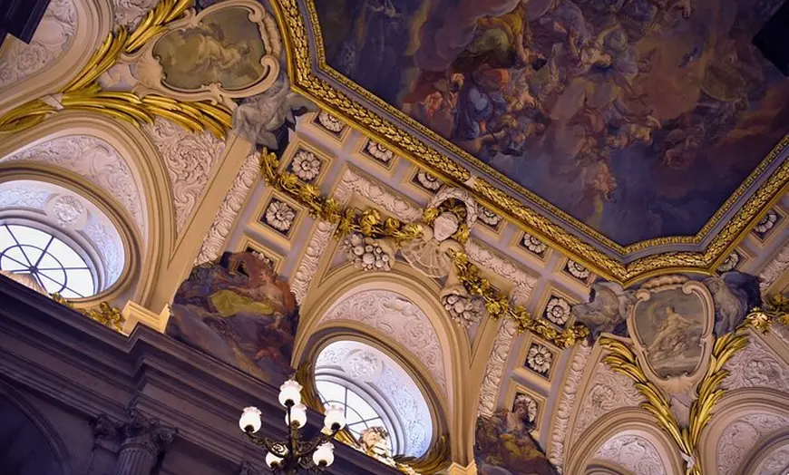 Image 5: Visita guiada al Palacio Real de Madrid para grupos pequeños con ca...