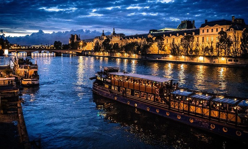 Image 3: Paris de nuit avec croisière sur la Seine et transport de luxe alle...