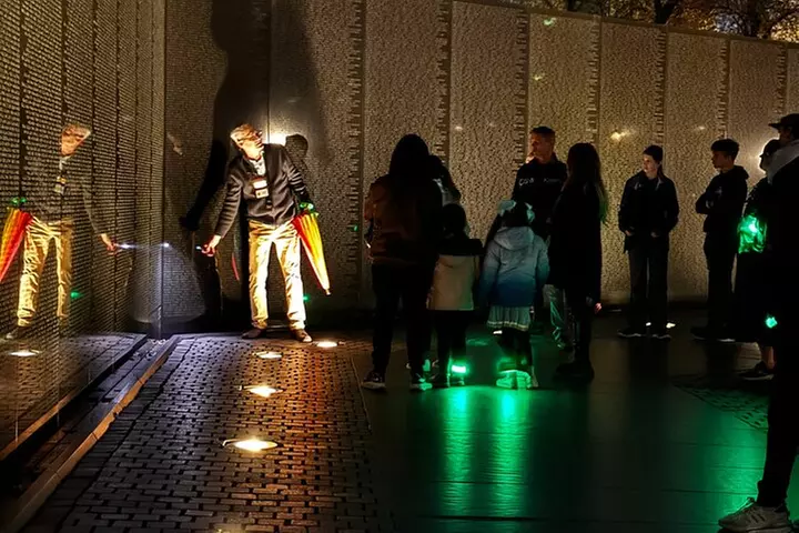 DC Night Tour With Magic LED- Pick Up/Drop, Snacks, LED Bracelets