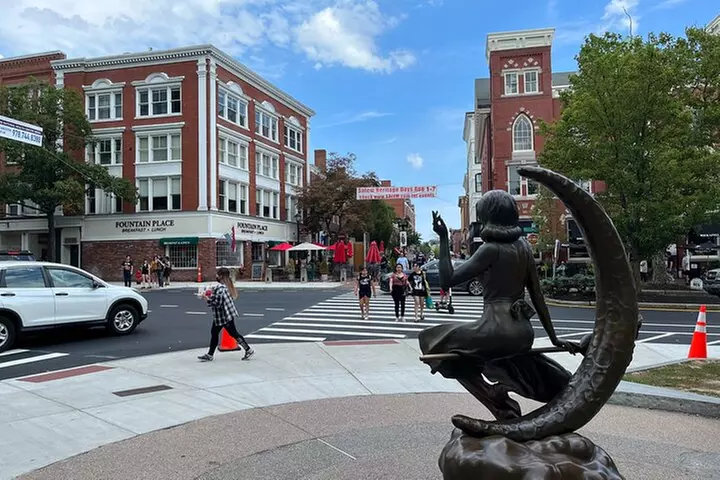 Salem Witch Trials Tour from Boston by optional Ferry or Train