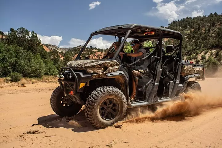 Peekaboo Slot Canyon UTV and Hiking Adventure