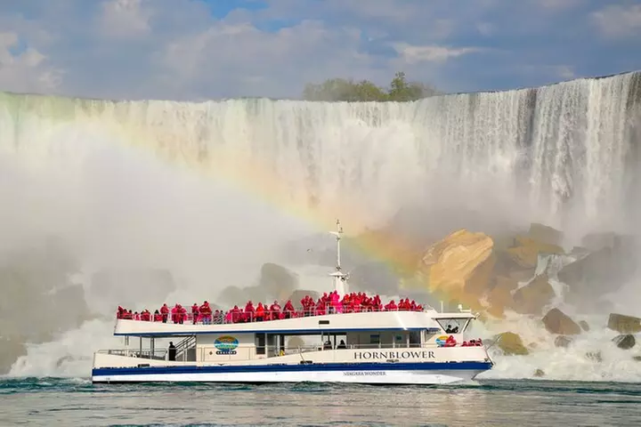 5-day Niagara Falls, Toronto, Ottawa, Montreal & Quebec City Tour - Primary Image