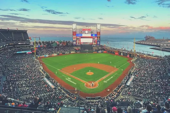 San Francisco Giants Baseball Game at Oracle Park - Primary Image
