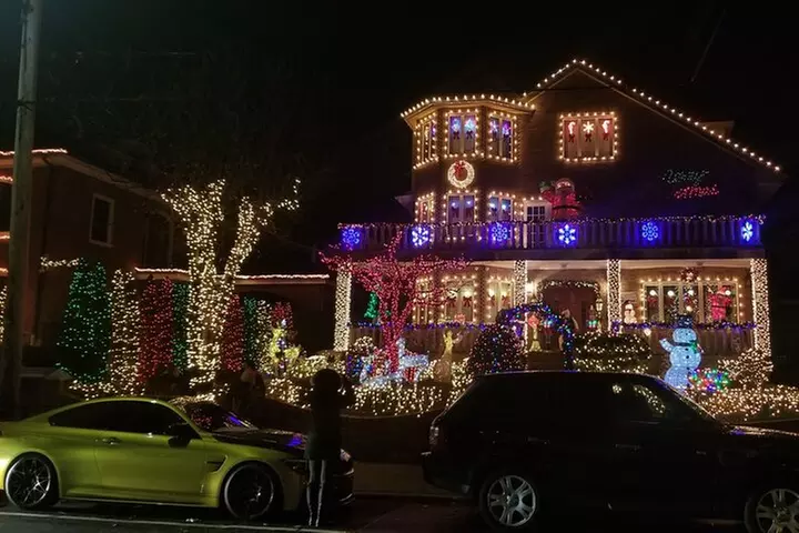 Christmas Lights Tour of Dyker Heights Brooklyn