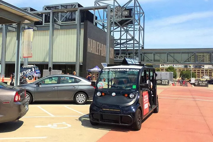 Discover Iconic Milwaukee Tour