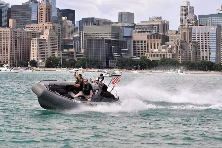 Small-Group Sightseeing Boat Tour in Chicago - Primary Image