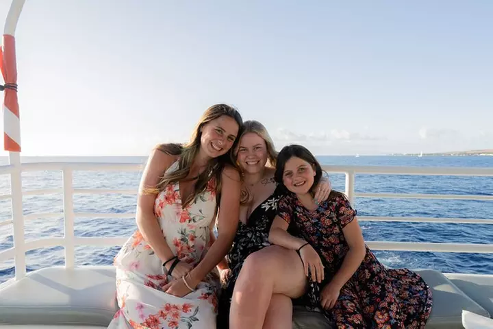 From Ma'alaea Harbor: Sunset Dinner Cruise Aboard the Quicksilver