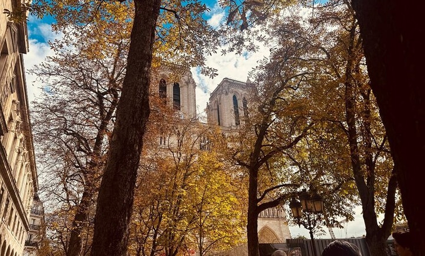Image 12: Accès Notre-Dame : Explorez l'intérieur avec un Guide agréé.