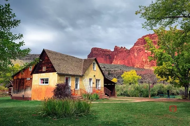 Self-Guided Audio Driving Tour in Capitol Reef