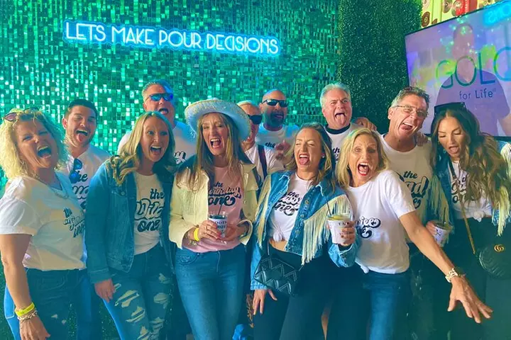 Guided Pub Crawl Walking Tour of Downtown Nashville