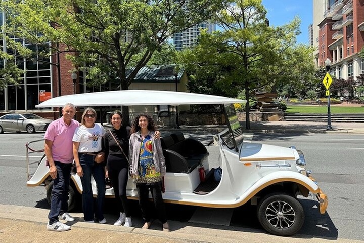 Charlotte:Historical Southern Elegance Guided Tour by Vintage Car
