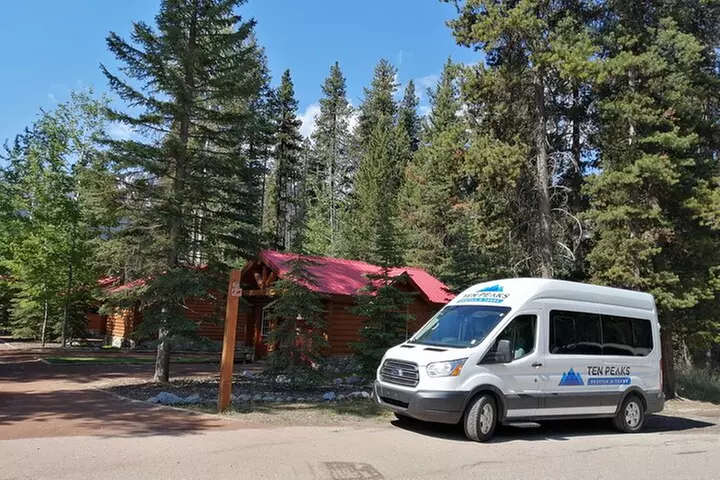 Banff National Park Private Airport Transfer to/f Calgary airport - Primary Image