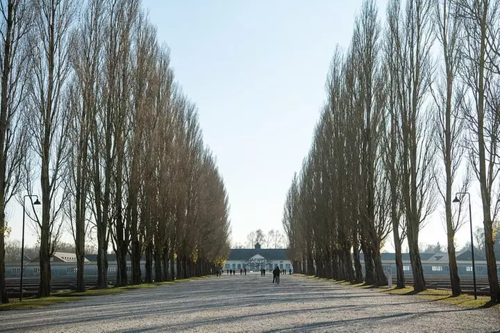Tour ab München mit dem Zug zur KZ-Gedenkstätte Dachau