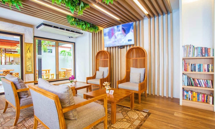 Image 7: ✈ MIDDEN VAN THAILAND | Bangkok - New Siam Palace Ville Hotel 3*, 5...