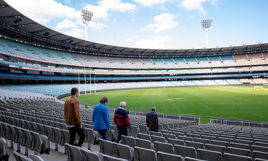 Image 1: 3/4 Day Sports Lovers Bus Tour of Melbourne