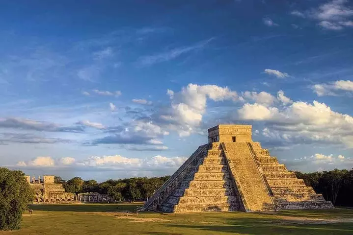 Chichen Itza Ruins, Cenote Ikkil & Hubiku, Valladolid and Buffet