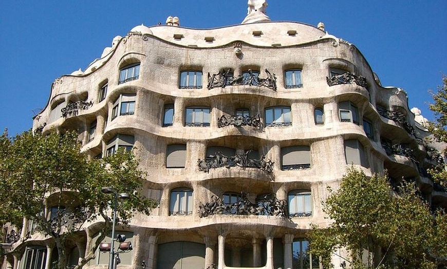 Image 2: Tour Bicicleta Eléctrica por Lugares Históricos de Barcelona