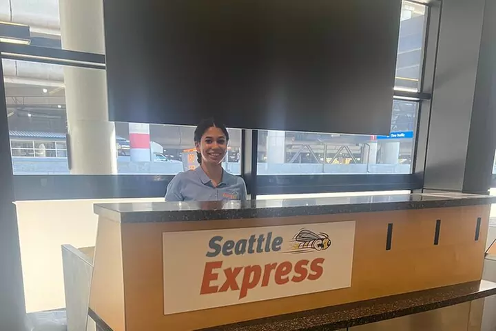 One-Way Transfer: SeaTac Airport to Seattle Piers 66 & 91 - Primary Image