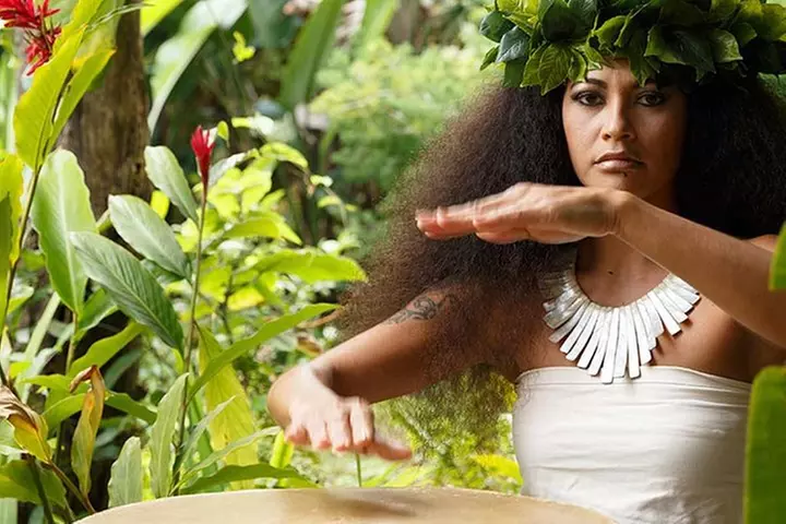 Kauai: Luau Kalamaku with Buffet Dinner and Show